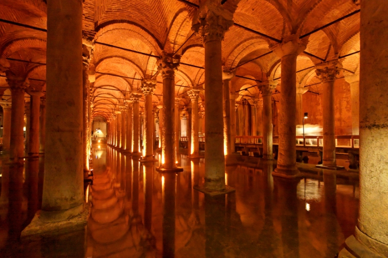 Cistern, Istanbul Turkey.jpg - Cistern, Istanbul, Turkey